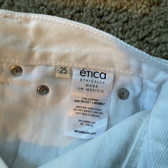 New with tags White Jeans - Picture 7 of 8